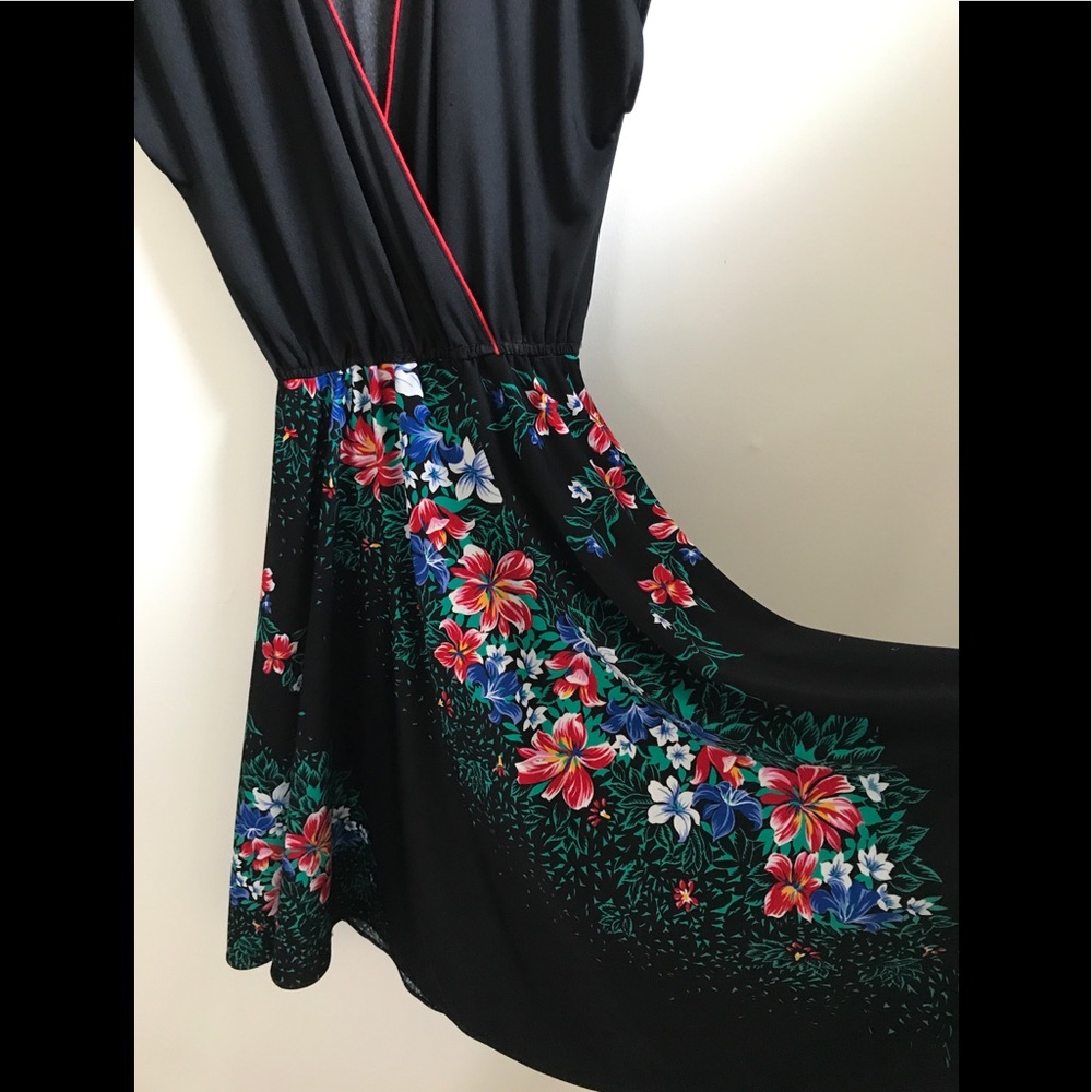 Vintage black elastic waist floral dress